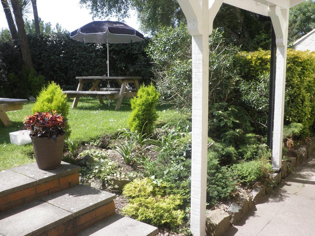 Longfrie Inn Saint Saviour Esterno foto
