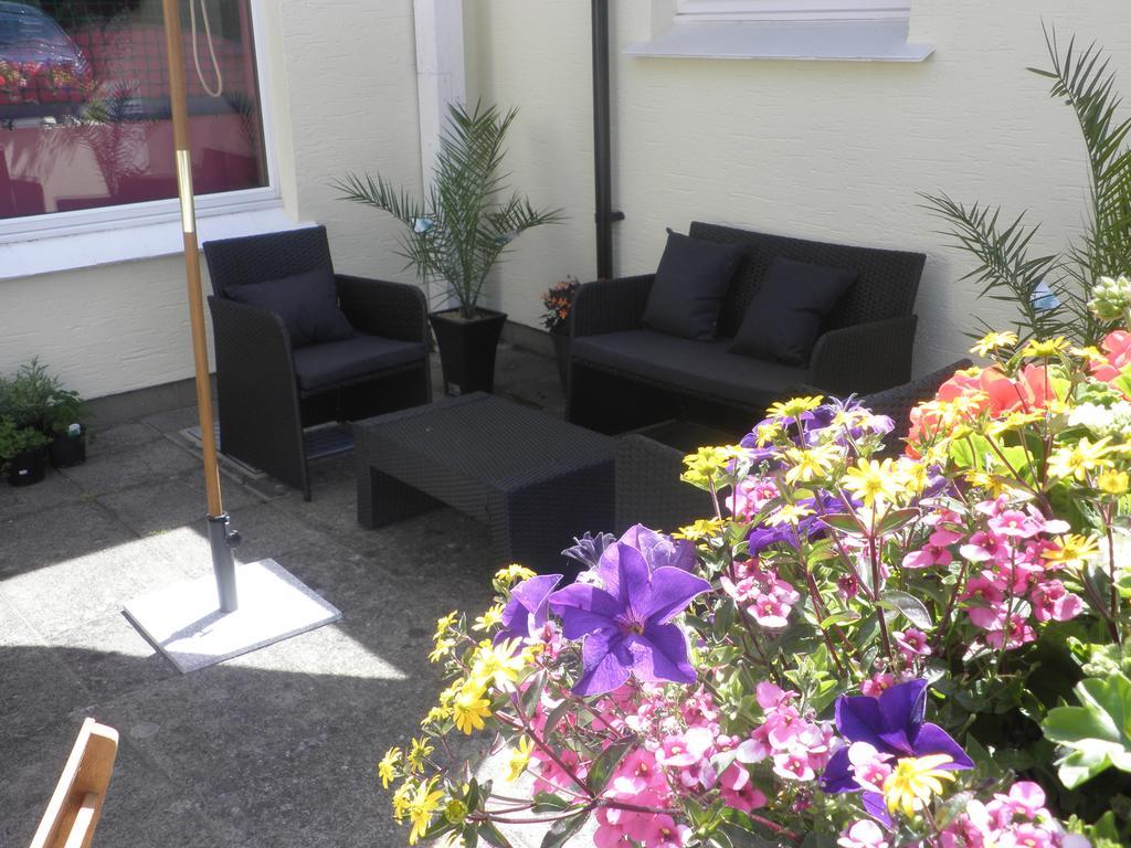 Longfrie Inn Saint Saviour Esterno foto